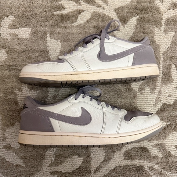 Air Jordan 1 Low OG Atmosphere Grey Size 11 - Picture 3 of 4
